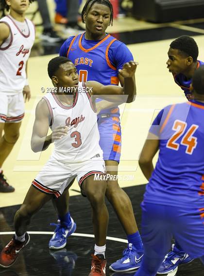 Thumbnail 1 in Jefferson City vs East St Louis (Norm Stewart Classic) photogallery.