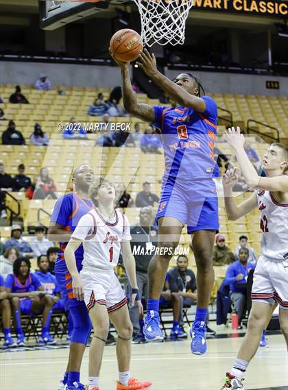 Thumbnail 2 in Jefferson City vs East St Louis (Norm Stewart Classic) photogallery.