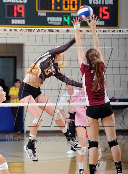 Thumbnail 2 in Parker vs. Sacred Heart Prep (CIF State D4 Final) photogallery.