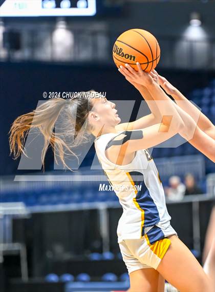 Thumbnail 2 in Barrington vs. St. Mary Academy-Bay View (RIIL Final Four) photogallery.