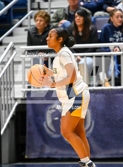 Thumbnail 3 in Barrington vs. St. Mary Academy-Bay View (RIIL Final Four) photogallery.