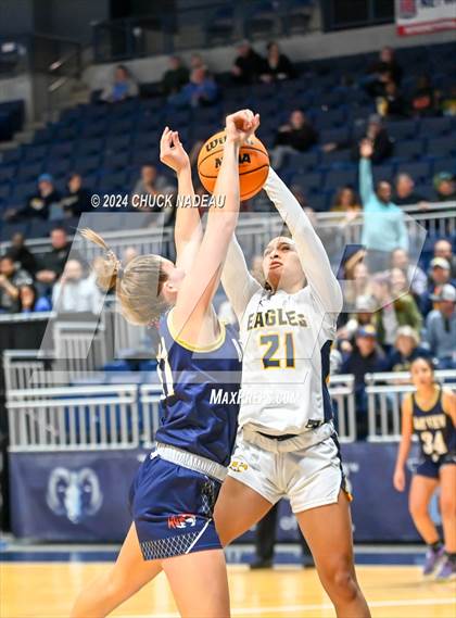 Thumbnail 2 in Barrington vs. St. Mary Academy-Bay View (RIIL Final Four) photogallery.