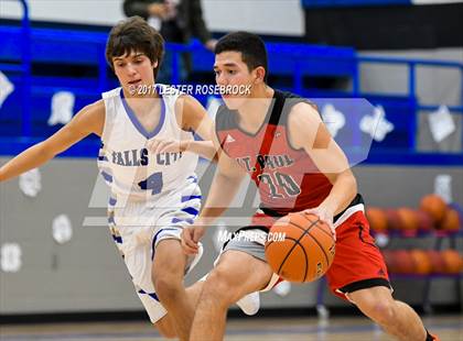 Thumbnail 3 in Falls City vs. St. Paul (Falls City Basketball Tournament) photogallery.
