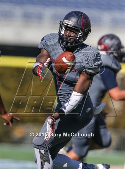 Thumbnail 2 in Bishop Moore vs Wakulla (FHSAA Class 5A Final) photogallery.