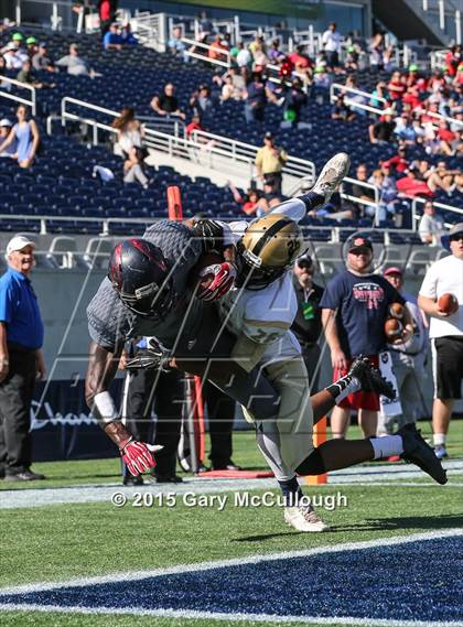 Thumbnail 2 in Bishop Moore vs Wakulla (FHSAA Class 5A Final) photogallery.
