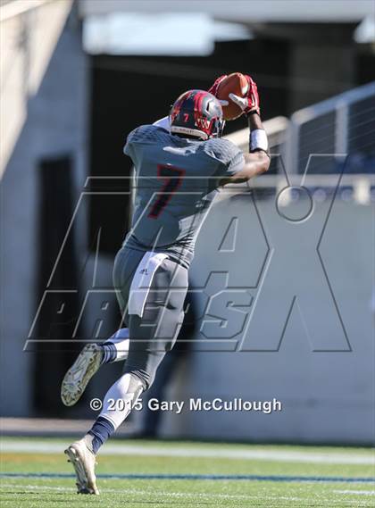 Thumbnail 1 in Bishop Moore vs Wakulla (FHSAA Class 5A Final) photogallery.