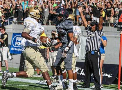 Thumbnail 2 in Bishop Moore vs Wakulla (FHSAA Class 5A Final) photogallery.