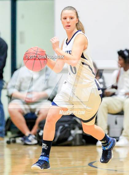 Thumbnail 3 in White Oak @ Swansboro photogallery.