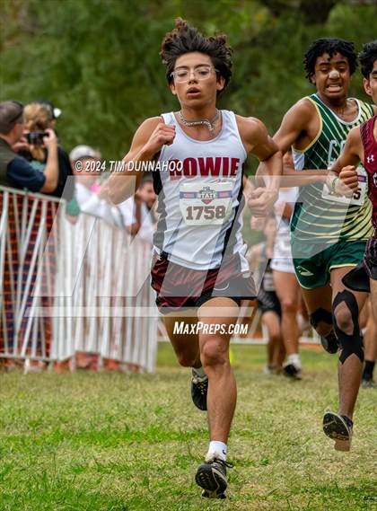 Thumbnail 2 in UIL 3A Boys Cross Country Finals photogallery.