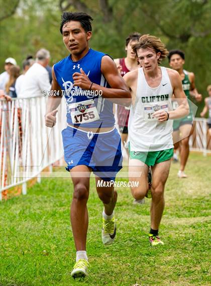 Thumbnail 1 in UIL 3A Boys Cross Country Finals photogallery.