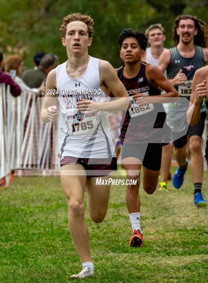 Thumbnail 2 in UIL 3A Boys Cross Country Finals photogallery.