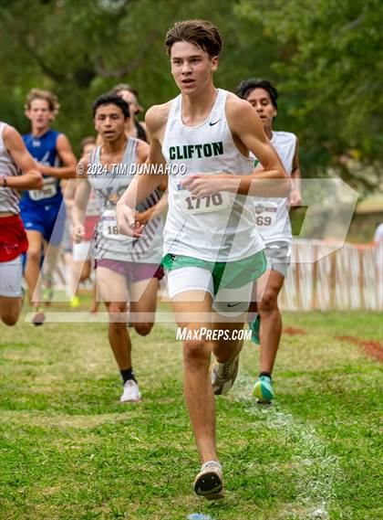 Thumbnail 2 in UIL 3A Boys Cross Country Finals photogallery.