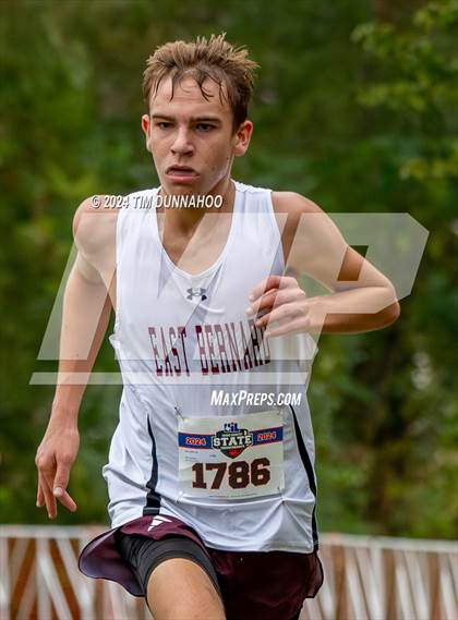 Thumbnail 1 in UIL 3A Boys Cross Country Finals photogallery.