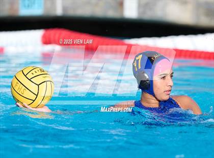 Thumbnail 1 in JV: American @ Foothill photogallery.