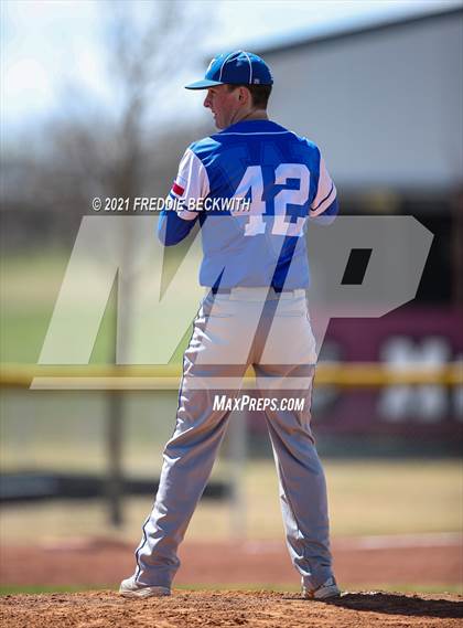 Thumbnail 2 in Windthorst vs Jones (Muenster Tournament) photogallery.