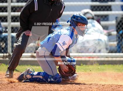 Thumbnail 3 in Windthorst vs Jones (Muenster Tournament) photogallery.