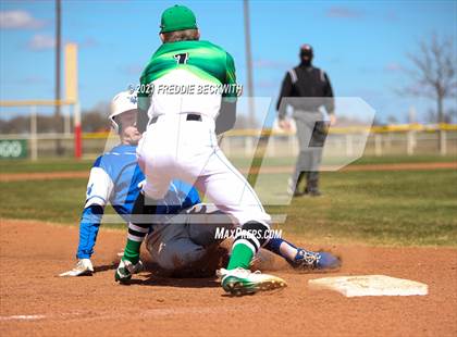 Thumbnail 1 in Windthorst vs Jones (Muenster Tournament) photogallery.