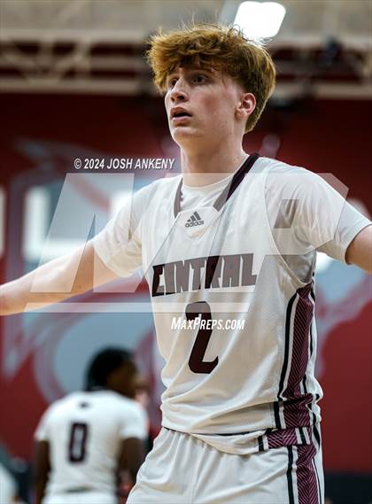 Thumbnail 2 in Belle Chasse @ Central (LHSAA Division 1 Non-Select Round 1) photogallery.