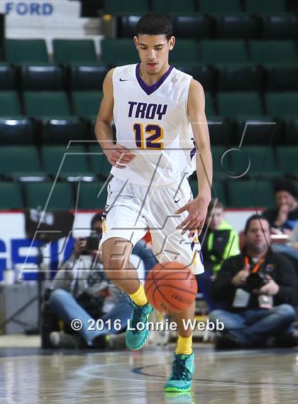 Thumbnail 3 in Troy vs. Elmont (NYSPHSAA Class A Final) photogallery.