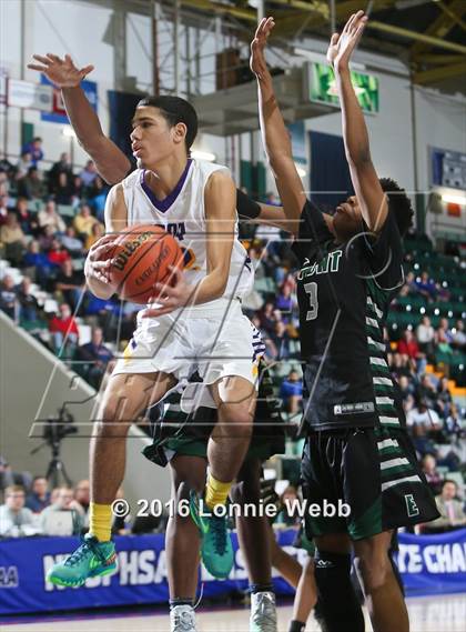 Thumbnail 1 in Troy vs. Elmont (NYSPHSAA Class A Final) photogallery.