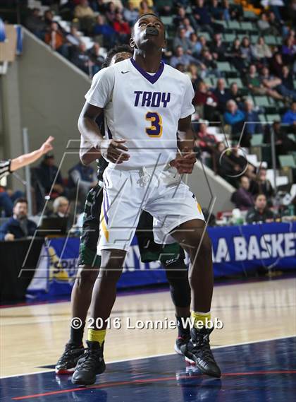 Thumbnail 3 in Troy vs. Elmont (NYSPHSAA Class A Final) photogallery.