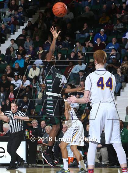 Thumbnail 2 in Troy vs. Elmont (NYSPHSAA Class A Final) photogallery.