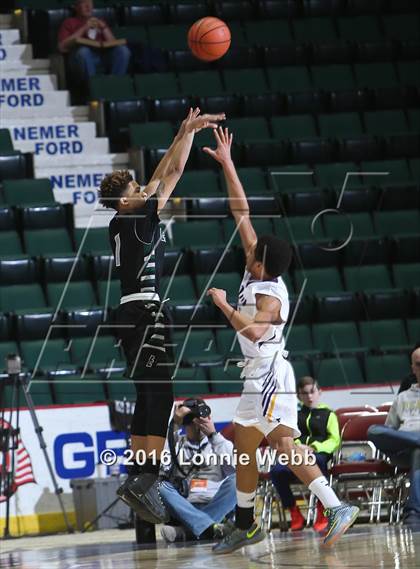 Thumbnail 3 in Troy vs. Elmont (NYSPHSAA Class A Final) photogallery.