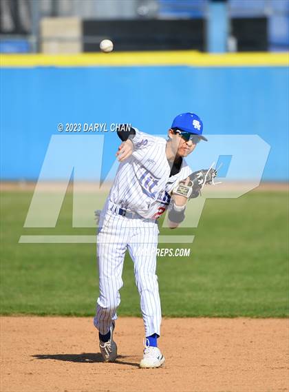 Thumbnail 3 in Royal @ San Marino photogallery.