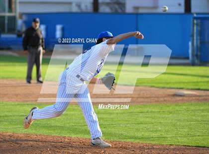Thumbnail 3 in Royal @ San Marino photogallery.