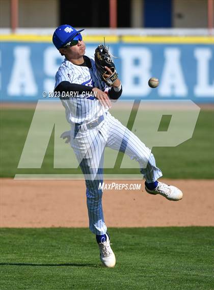 Thumbnail 3 in Royal @ San Marino photogallery.