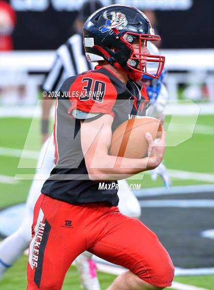 Thumbnail 2 in Tonopah vs Pahranagat Valley (NIAA 1A Final) photogallery.