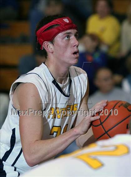 Thumbnail 2 in Northern Potter vs. Cowanesque Valley (Coudersport Holiday Tournament) photogallery.