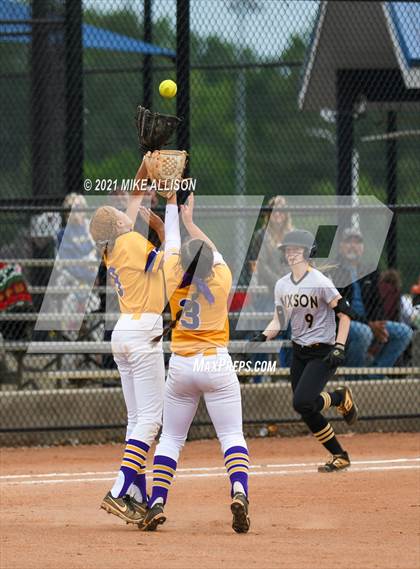 Thumbnail 1 in Hixson vs Chattanooga Central photogallery.