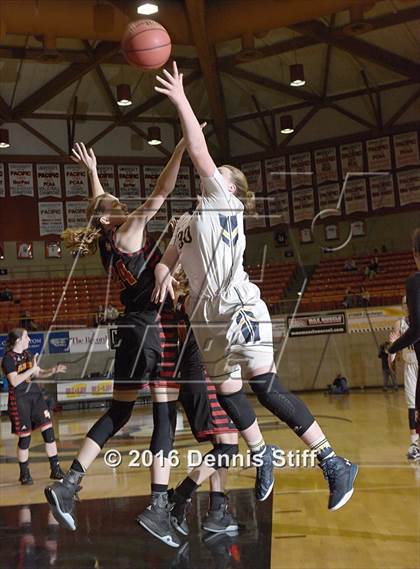 Thumbnail 2 in Oak Ridge vs. St. Francis (CIF SJS D1 Semifinal) photogallery.