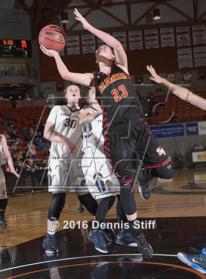 Thumbnail 3 in Oak Ridge vs. St. Francis (CIF SJS D1 Semifinal) photogallery.