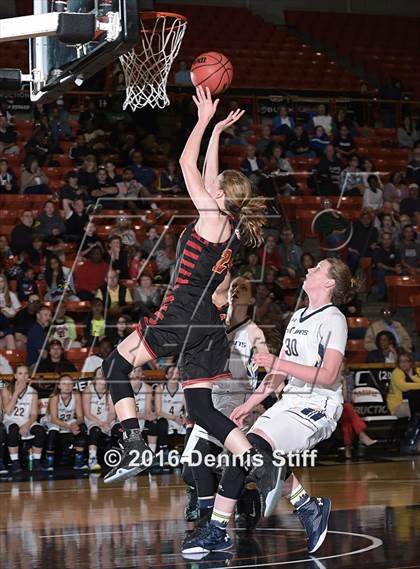 Thumbnail 3 in Oak Ridge vs. St. Francis (CIF SJS D1 Semifinal) photogallery.