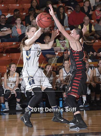 Thumbnail 3 in Oak Ridge vs. St. Francis (CIF SJS D1 Semifinal) photogallery.