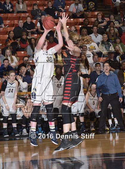 Thumbnail 3 in Oak Ridge vs. St. Francis (CIF SJS D1 Semifinal) photogallery.