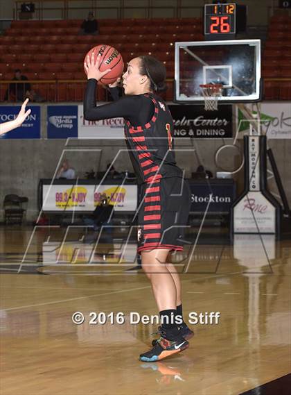 Thumbnail 3 in Oak Ridge vs. St. Francis (CIF SJS D1 Semifinal) photogallery.