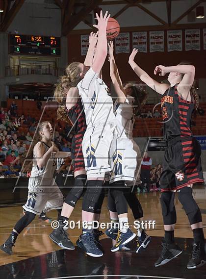 Thumbnail 3 in Oak Ridge vs. St. Francis (CIF SJS D1 Semifinal) photogallery.