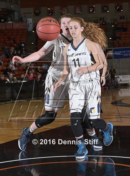 Thumbnail 2 in Oak Ridge vs. St. Francis (CIF SJS D1 Semifinal) photogallery.