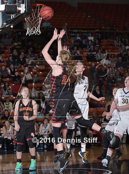 Thumbnail 1 in Oak Ridge vs. St. Francis (CIF SJS D1 Semifinal) photogallery.