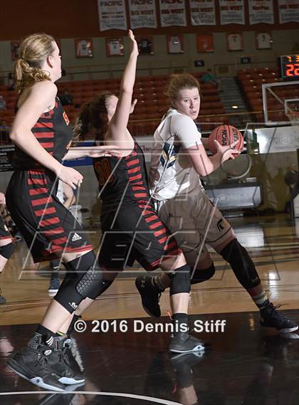 Thumbnail 1 in Oak Ridge vs. St. Francis (CIF SJS D1 Semifinal) photogallery.