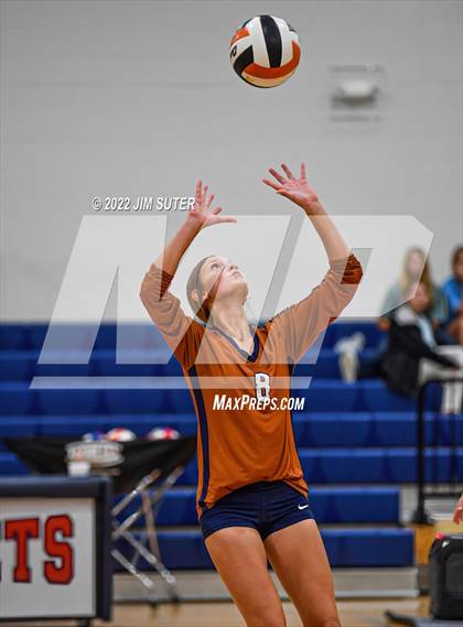 Thumbnail 2 in Caldwell vs Burton photogallery.