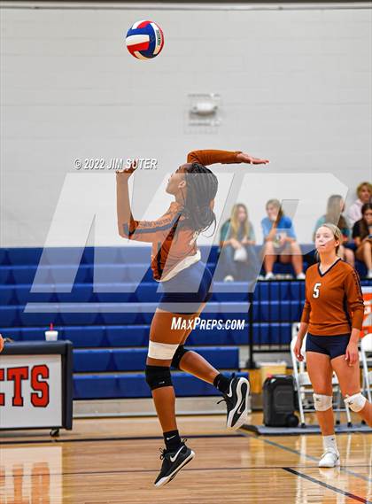 Thumbnail 3 in Caldwell vs Burton photogallery.