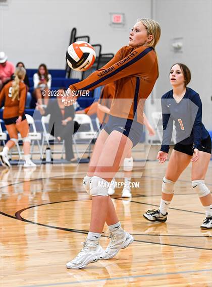 Thumbnail 2 in Caldwell vs Burton photogallery.