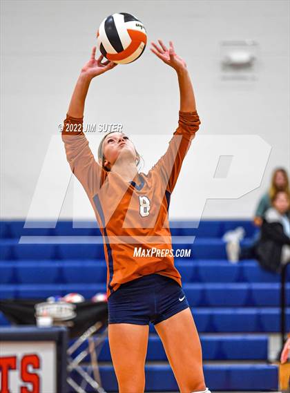 Thumbnail 3 in Caldwell vs Burton photogallery.