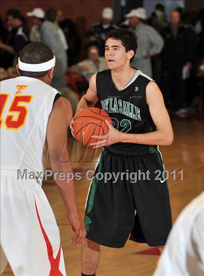 Thumbnail 1 in De La Salle vs. Taft (Nike Extravaganza) photogallery.