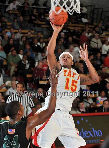 Thumbnail 2 in De La Salle vs. Taft (Nike Extravaganza) photogallery.