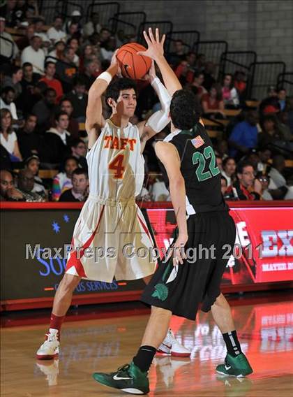 Thumbnail 1 in De La Salle vs. Taft (Nike Extravaganza) photogallery.